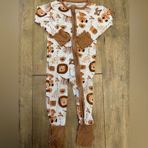 Little One Shop Bamboo Lion Print Zippered Convertible Footie Pajamas 12-18m